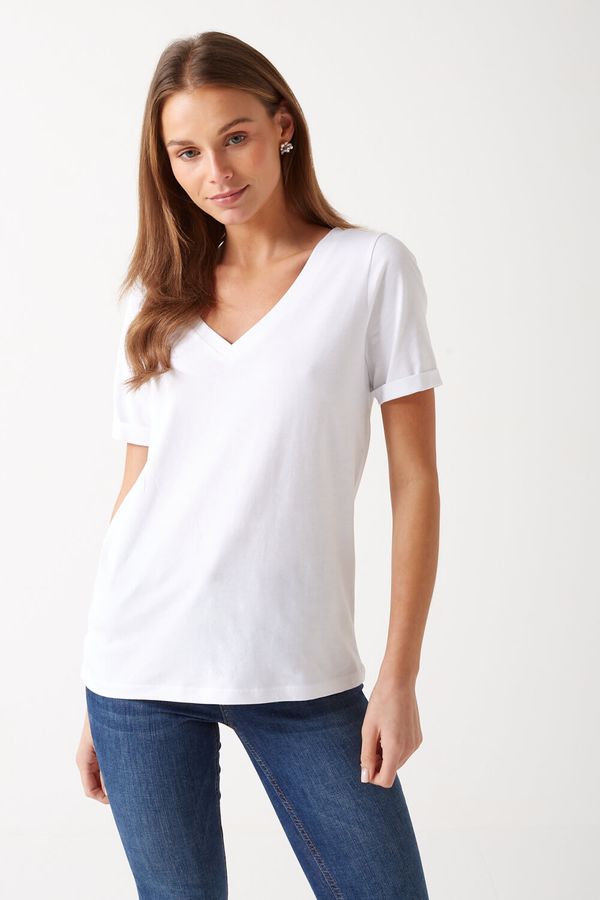 Pieces Ria V Neck T-Shirt in White